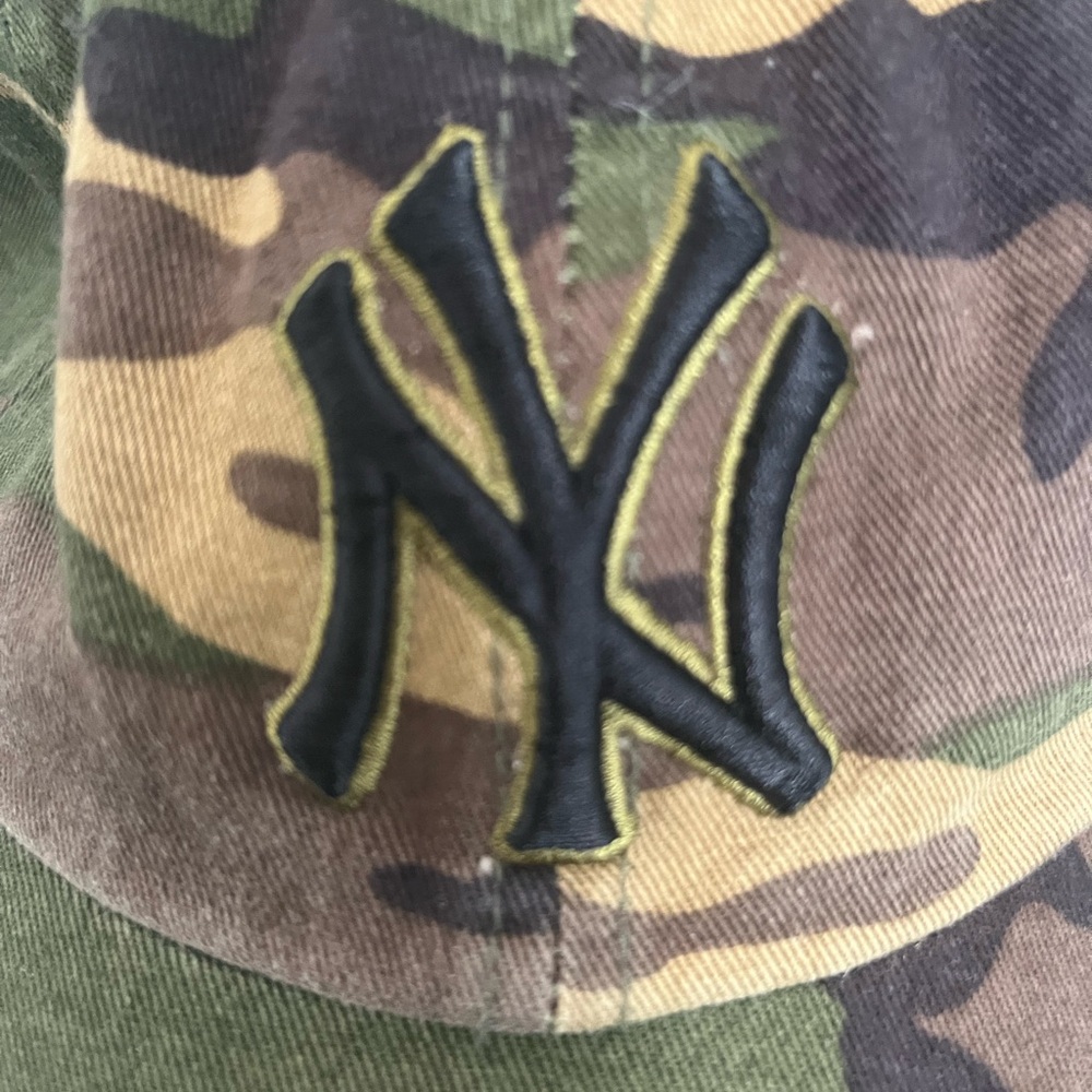 Yankees Camo Hat - Picture 4 of 4